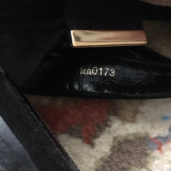 Authentic LOUIS VUITTON Black Suede Flat 'Cocktail' Sandals 37 - Picture 8 of 10